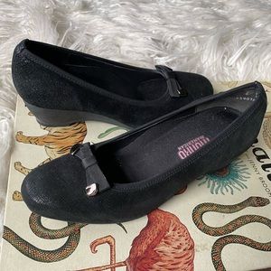 Munro black wedge slip on heels‎